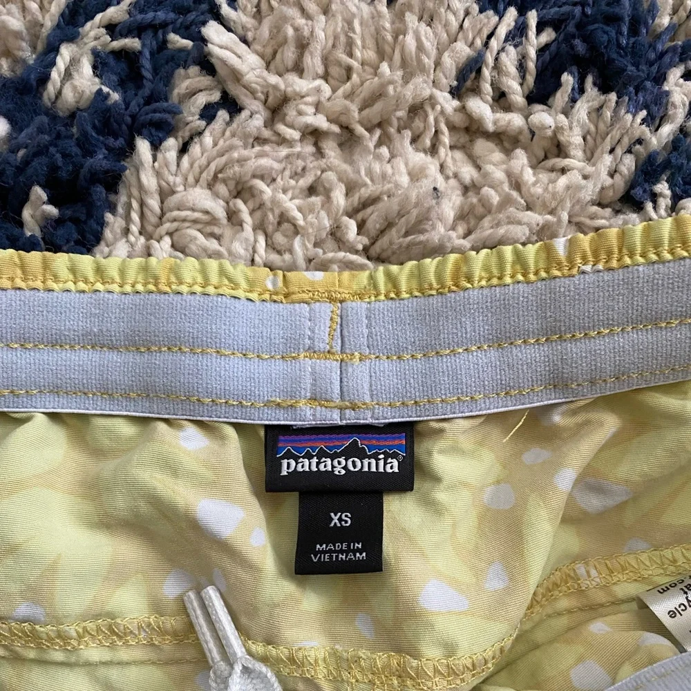 Patagonia baggies. Women’s xs - Picture 2 of 2